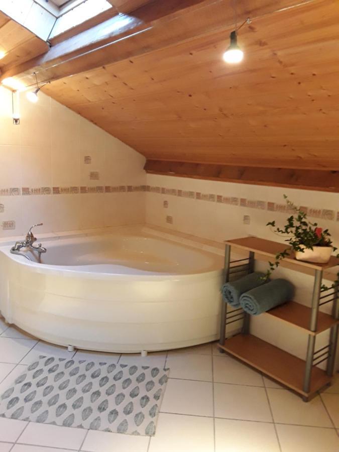 سيرْ Les Hirondelles Chambres D'Hotes المظهر الخارجي الصورة